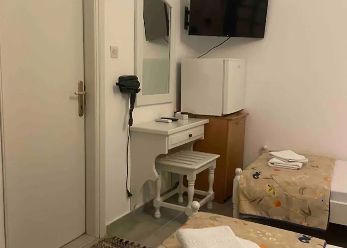 Rigas-zoi 5 斯基亚索斯镇